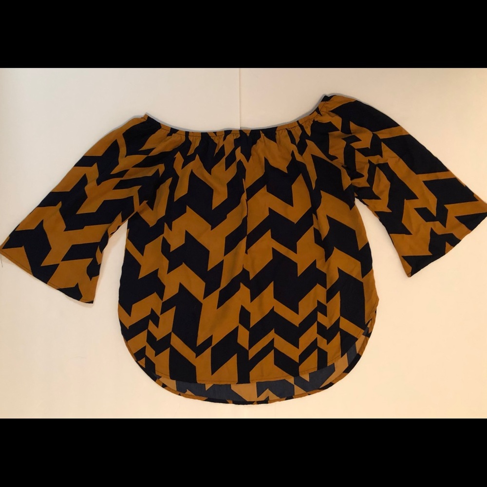 Off-the-shoulder Top!